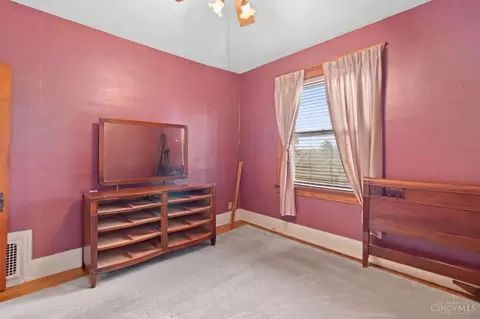 Bedroom - 1141 Overlook Ave, Cincinnati, OH 45238 photo 8 of 15