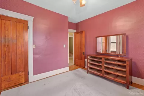 Bedroom - 1141 Overlook Ave, Cincinnati, OH 45238 photo 9 of 15