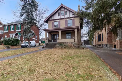 Exterior - 1141 Overlook Ave, Cincinnati, OH 45238 photo 4 of 11