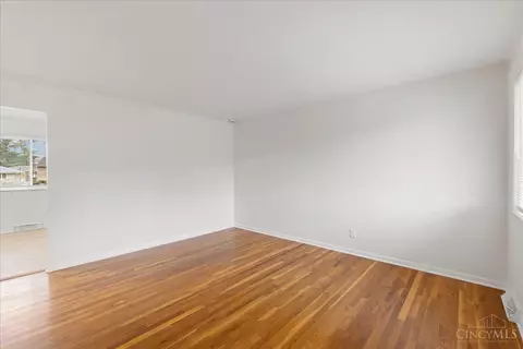 291 Lux Ave, Cincinnati, OH 45216 photo 3