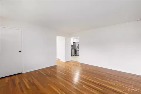 291 Lux Ave, Cincinnati, OH 45216 photo 4