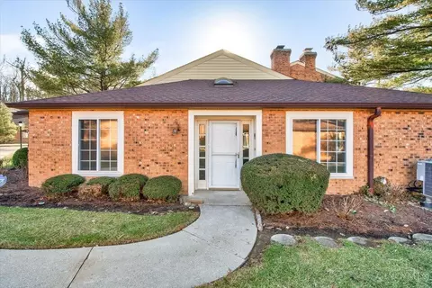 5228 Eaglesnest Dr, Cincinnati, OH 45248