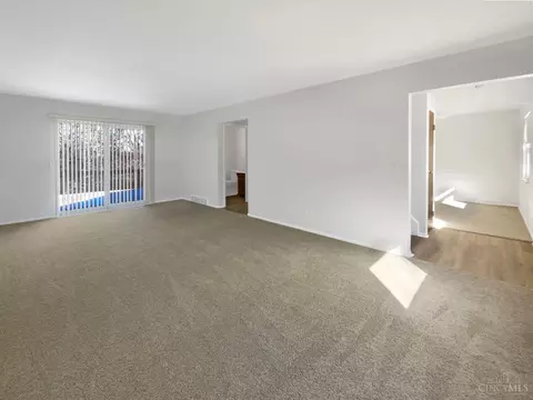 Living - 1697 Atson Ln, Cincinnati, OH 45205 photo 4 of 4