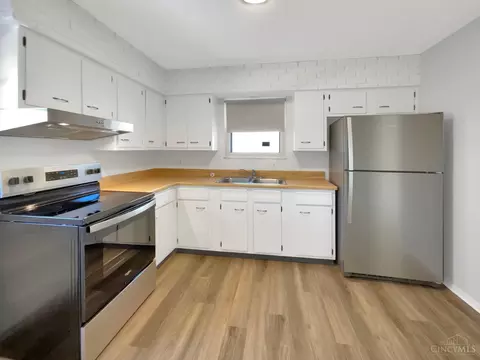 Kitchen - 1697 Atson Ln, Cincinnati, OH 45205 photo 1 of 3