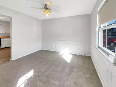 Living - 1697 Atson Ln, Cincinnati, OH 45205 photo 3 of 4