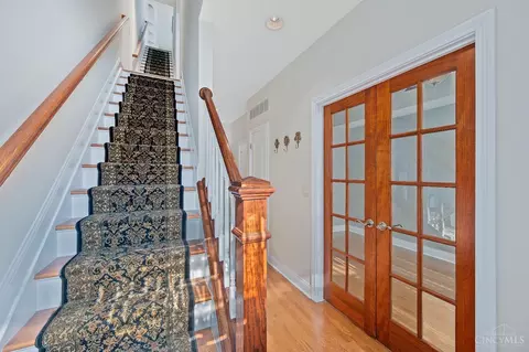 1121 Wareham Dr, Cincinnati, OH 45202 photo 11