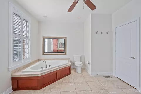1121 Wareham Dr, Cincinnati, OH 45202 photo 13