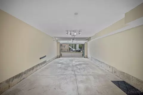1121 Wareham Dr, Cincinnati, OH 45202 photo 37