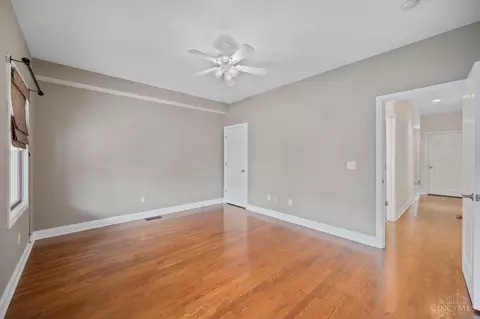 1121 Wareham Dr, Cincinnati, OH 45202 photo 9