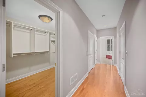 1121 Wareham Dr, Cincinnati, OH 45202 photo 16