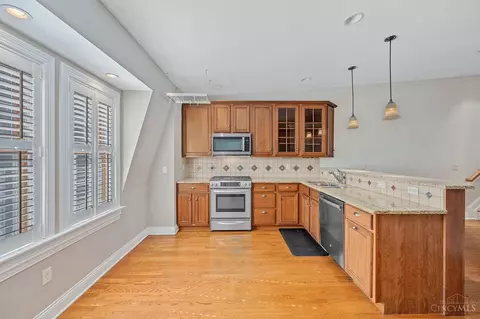 1121 Wareham Dr, Cincinnati, OH 45202 photo 24