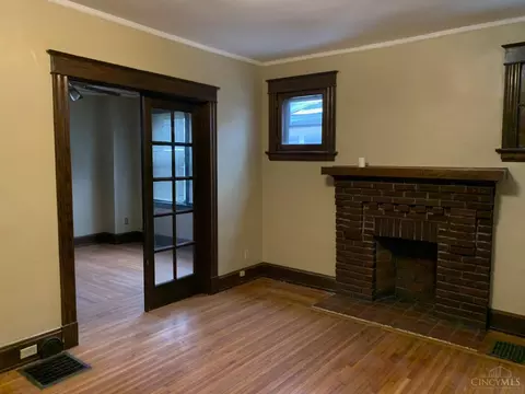 Living - 2536 Cleinview Ave, Cincinnati, OH 45206 photo 3 of 6