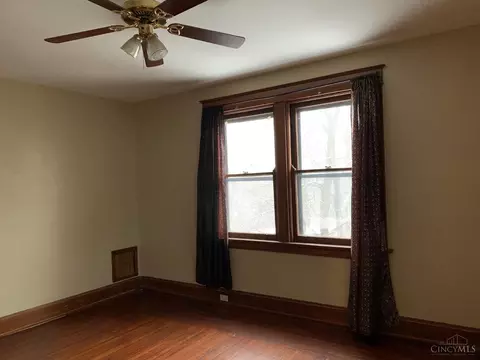 Bedroom - 2536 Cleinview Ave, Cincinnati, OH 45206 photo 3 of 4