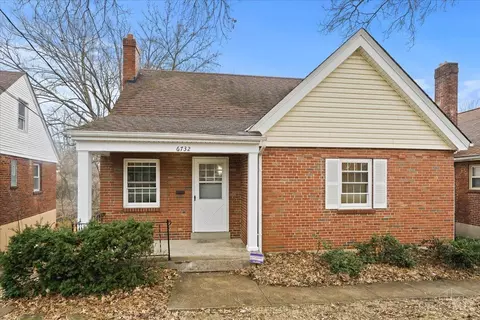 6732 Hampton Dr, Silverton, OH 45236