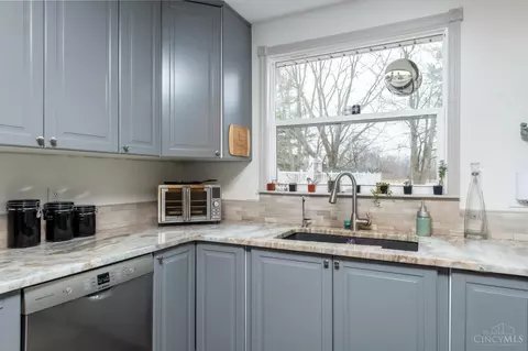 Kitchen - 4776 Timberknoll Rd, Cincinnati, OH 45244 photo 2 of 3
