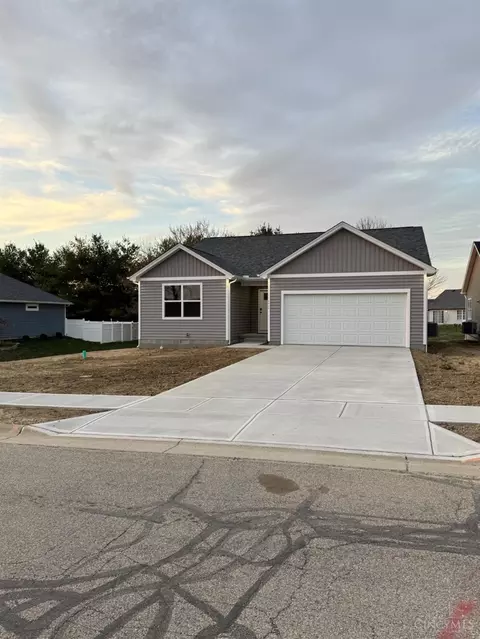 1217 Peggy Ln, Wilmington, OH 45177