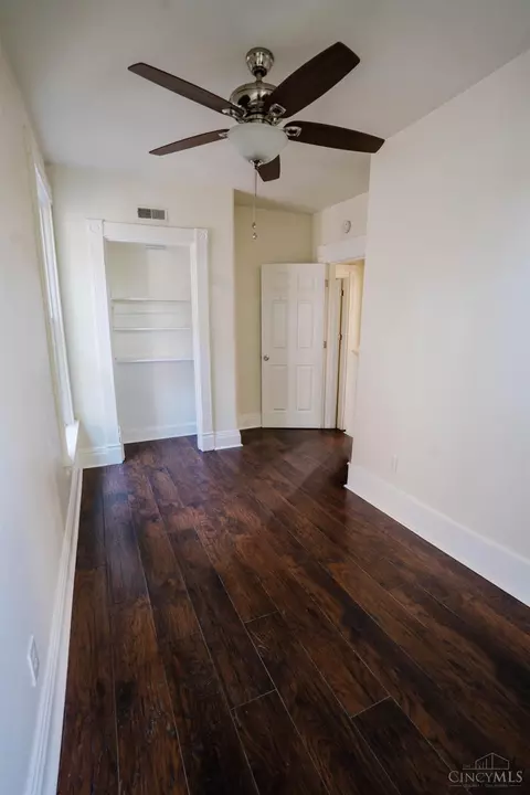Bedroom - 1708 Fairfax Ave, Cincinnati, OH 45207 photo 5 of 9