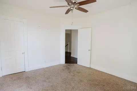 Bedroom - 1708 Fairfax Ave, Cincinnati, OH 45207 photo 3 of 9