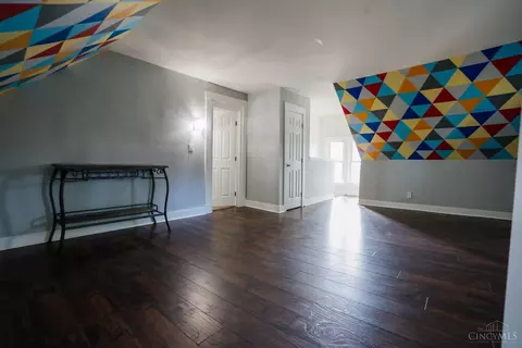 Entry Way - 1708 Fairfax Ave, Cincinnati, OH 45207 photo 5 of 5