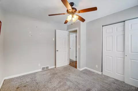 Bedroom - 3842 Field Ln, Cincinnati, OH 45255 photo 7 of 9