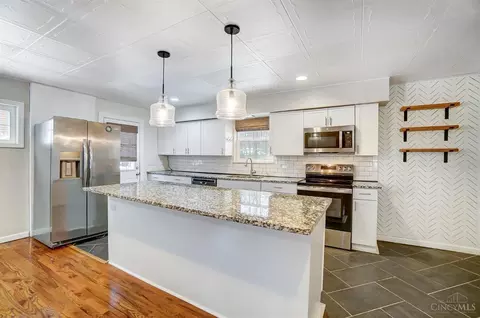 Kitchen - 3842 Field Ln, Cincinnati, OH 45255 photo 1 of 4