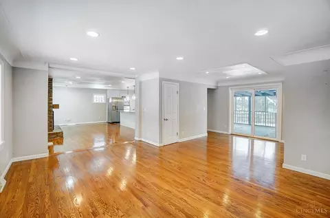 Living - 3842 Field Ln, Cincinnati, OH 45255 photo 4 of 8