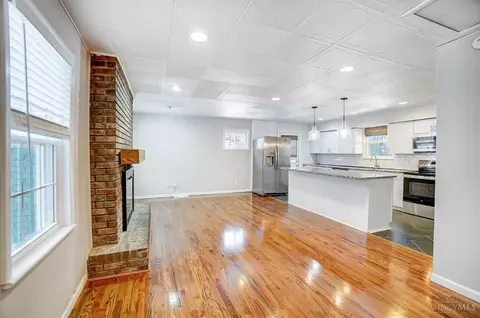 Living - 3842 Field Ln, Cincinnati, OH 45255 photo 6 of 8