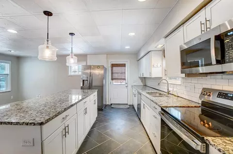 Kitchen - 3842 Field Ln, Cincinnati, OH 45255 photo 2 of 4