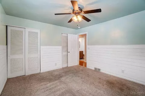 Bedroom - 3842 Field Ln, Cincinnati, OH 45255 photo 2 of 9
