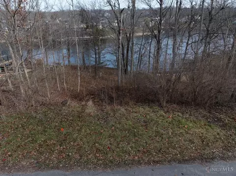 1889 Aqua Vista Dr, Lawrenceburg, IN 47025