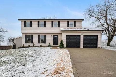 5568 Pine Needle Ct, West Chester, OH 45069
