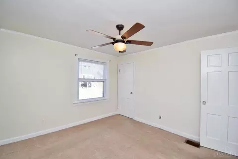 Bedroom - 5643 Biscayne Ave, Cincinnati, OH 45248 photo 6 of 7