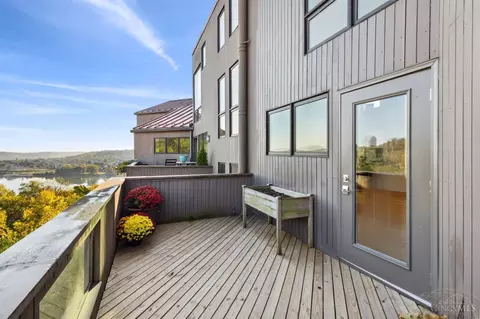 Exterior - 1030 Hatch St, Cincinnati, OH 45202 photo 2 of 3