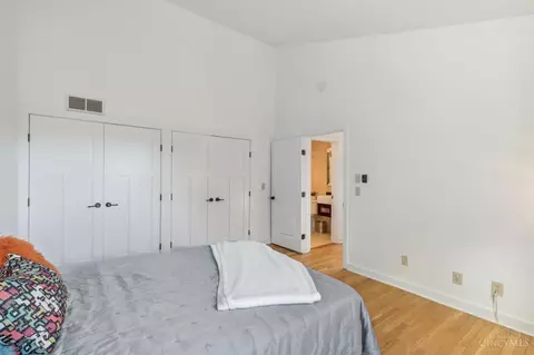 Bedroom - 1030 Hatch St, Cincinnati, OH 45202 photo 3 of 3