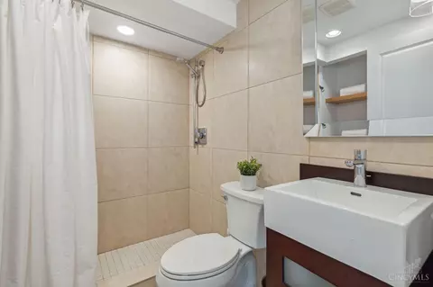Bath - 1030 Hatch St, Cincinnati, OH 45202 photo 3 of 3