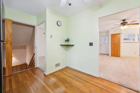 Entry Way - 5074 Grosse Pointe Ln, Cincinnati, OH 45238 photo 1 of 1
