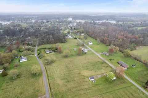 220 Schlitz Dr, Perry Twp, OH 45118