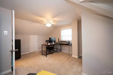 Bedroom - 6811 Hampton Dr, Silverton, OH 45236 photo 6 of 6