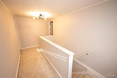 Entry Way - 6811 Hampton Dr, Silverton, OH 45236 photo 4 of 5
