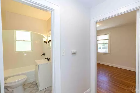Entry Way - 2831 Robert Ave, Cincinnati, OH 45211 photo 1 of 2