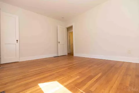 Bedroom - 2831 Robert Ave, Cincinnati, OH 45211 photo 2 of 5