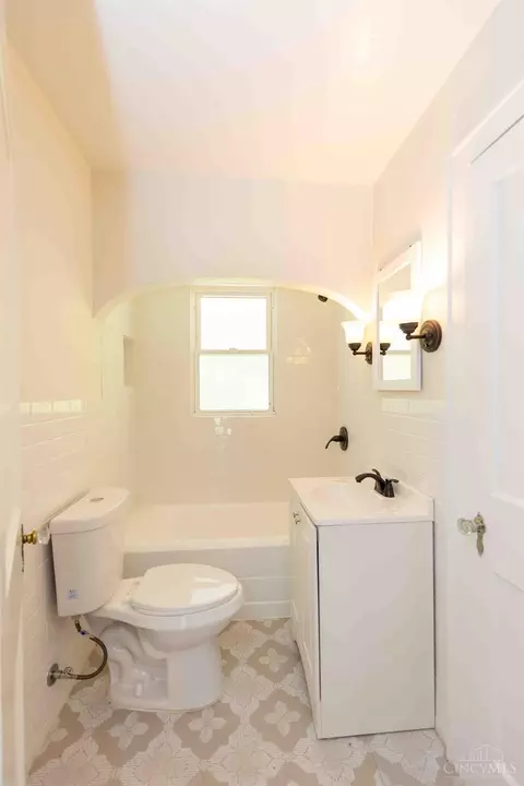 Bath - 2831 Robert Ave, Cincinnati, OH 45211 photo 1 of 1