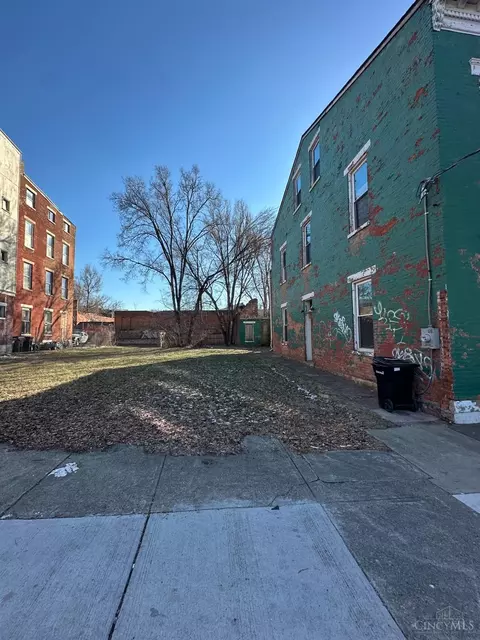 1912 Linn St, Cincinnati, OH 45202