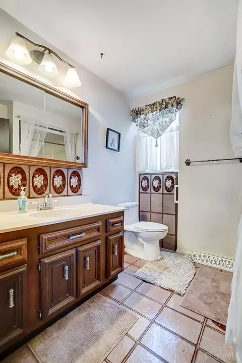 Bath - 5956 Snyder Rd, Cincinnati, OH 45247 photo 3 of 4