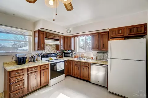 Kitchen - 5956 Snyder Rd, Cincinnati, OH 45247 photo 1 of 3