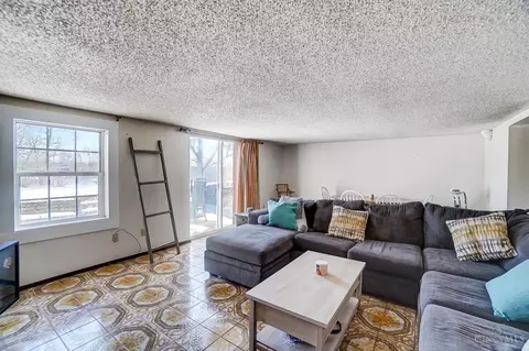 Living - 5956 Snyder Rd, Cincinnati, OH 45247 photo 4 of 4