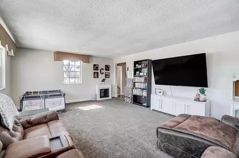 Living - 5956 Snyder Rd, Cincinnati, OH 45247 photo 1 of 4
