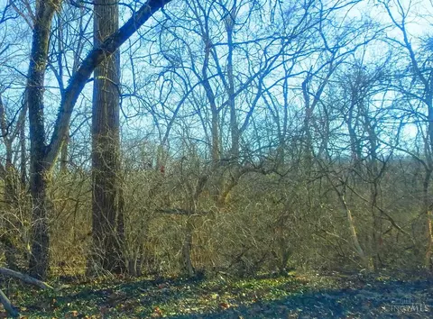 2 Leslie Ave, Woodlawn, OH 45215