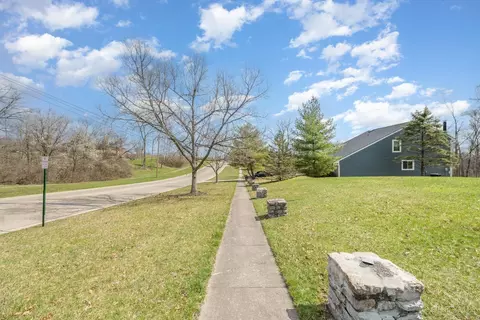 1013 Waycross Rd, Forest Park, OH 45240