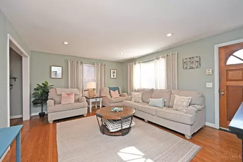 2460 Downing Dr, Cincinnati, OH 45208 photo 4